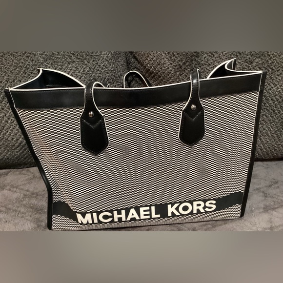 Black and White Xl Mk Bag